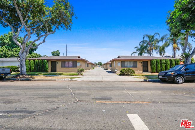 5211 Live Oak St, Home with 32 bedrooms, 16 bathrooms and 24 parking in Bell CA | Image 9