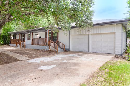 224 Brown Trl, Hurst, TX, 76053-6903 | Card Image