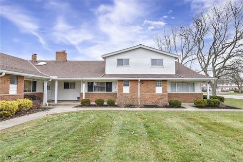 unit-2-25400 Country Club Blvd, North Olmsted, OH, 44070-4331 | Card Image