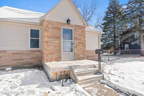 11634 Cardwell St, Livonia, MI, 48150-2358 | Card Image
