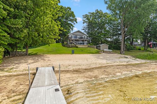 13545 Armitage Dr, Coral, MI, 49322-9638 | Card Image