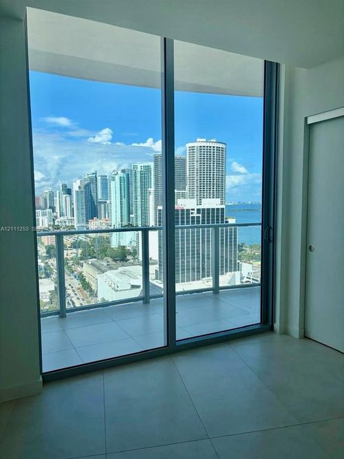2707-1400 Biscayne Blvd, Miami, FL, 33132-2690 | Card Image