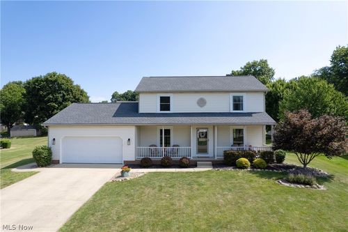 1547 Gulf St Nw, Uniontown, OH, 44685-8258 | Card Image