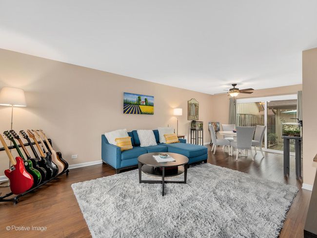 7 Kane Ct, Townhouse with 2 bedrooms, 4 bathrooms and 2 parking in Willowbrook IL | Image 4