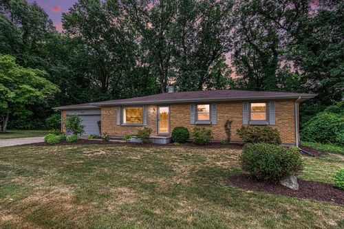 4288 Arrow Wood Curv, Benton Harbor, MI, 49022-9406 | Card Image