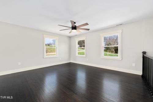 226 Dorothy Cir, Limestone, TN, 37681-2841 | Card Image