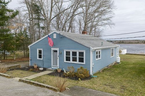 21 River Rd, Marion, MA, 02738-1107 | Card Image