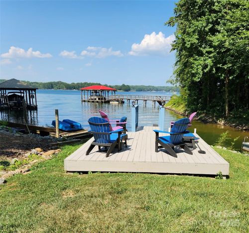 9542 Riviera Dr, Sherrills Ford, NC, 28673-7225 | Card Image
