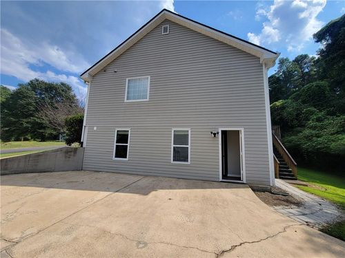 655 Alcovy Woods Dr, Lawrenceville, GA, 30045-7910 | Card Image