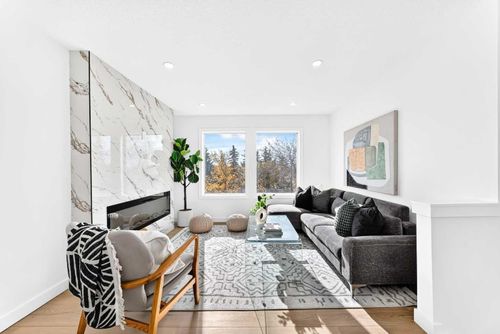 68 Erin Park Dr Se, Calgary, AB, T2B2Z9 | Card Image