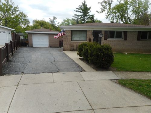 602 Bluff Ct, Streamwood, IL, 60107-1201 | Card Image