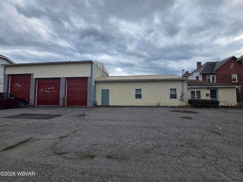 1023 Park Ave, WILLIAMSPORT, PA, 17701-4671 | Card Image