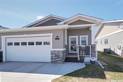 301-1015 Bradley Street, Moose Jaw, SK, S6H5Y4 | Card Image