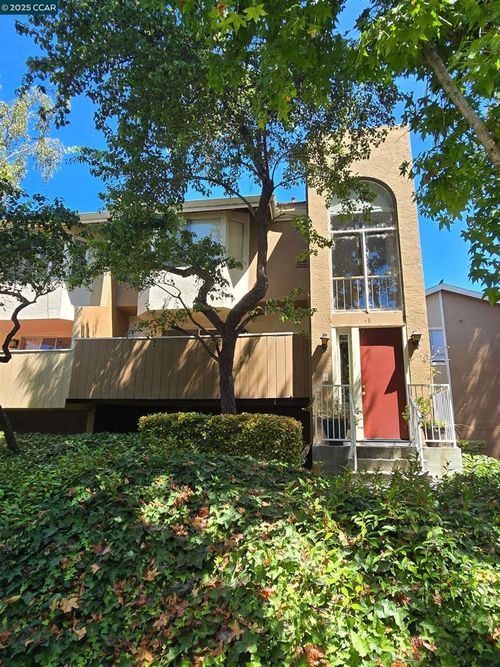 2121 Vale Rd, San Pablo, CA, 94806-3852 | Card Image