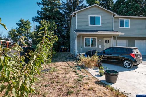 1671 Cooper St, Lebanon, OR, 97355-3128 | Card Image