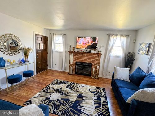 325 Jefferson Ave, New Castle, DE, 19720-2505 | Card Image