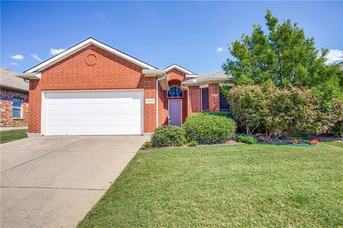 6532 Alexandra Meadows Dr, Fort Worth, TX, 76131-1223 | Card Image