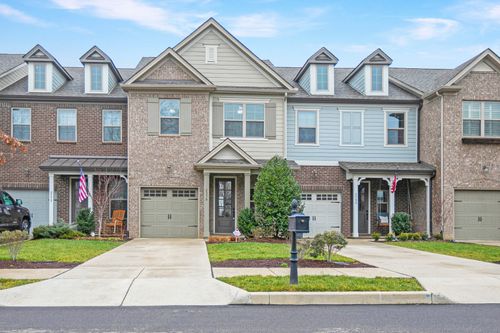 2576 Wellesley Square Dr, Thompsons Station, TN, 37179-2928 | Card Image