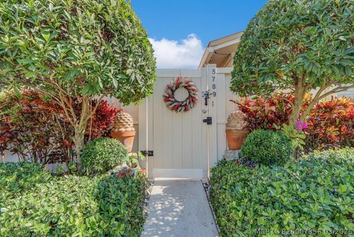 5789 Golden Eagle Cir, Palm Beach Gardens, FL, 33418-1518 | Card Image