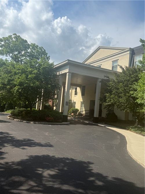 2e-333 Oakwood Avenue, Oakwood, OH, 45409 | Card Image