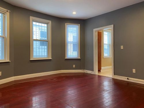 95 133rd St, South Richmond Hill, NY, 11419 | Card Image