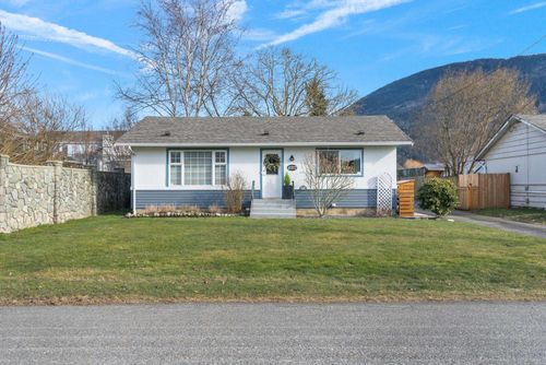 4372 Cypress St, Chilliwack, BC, V2R5E7 | Card Image