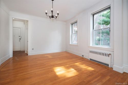 apt-3-35 79th St, Jackson Heights, NY, 11372-4838 | Card Image