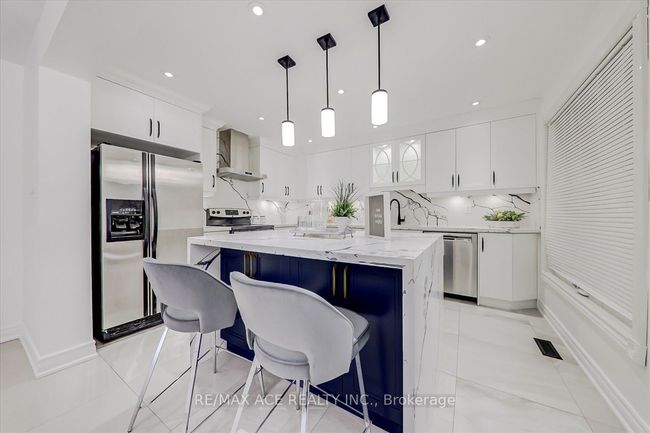 1579 Heathside Cres, House other with 7 bedrooms, 6 bathrooms and 4 parking in Pickering ON | Image 12