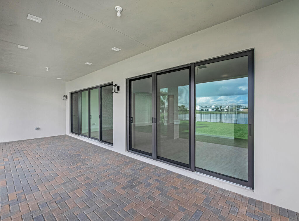 Residential in Palm Beach Gardens 5