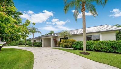 9380 Sw 174th St, House other with 4 bedrooms, 3 bathrooms and null parking in Palmetto Bay FL | Image 1