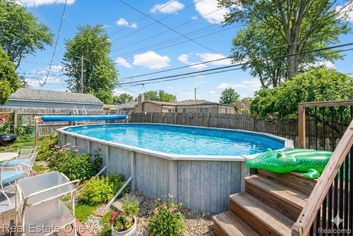 22915 Mile Road, St Clair Shores, MI, 48082 | Card Image