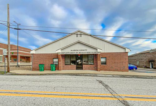 114 E Old Main St, Yellville, AR, 72687 | Card Image