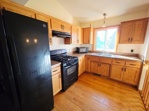 881 70th Ave N, Brooklyn Center, MN, 55430-1251 | Card Image