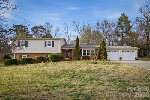 1405 Lower Creek Dr Ne, Lenoir, NC, 28645-4716 | Card Image