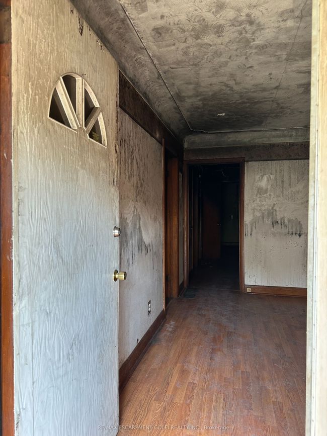 59 St Matthews Ave, House other with 0 bedrooms, 0 bathrooms and 2 parking in Hamilton ON | Image 6