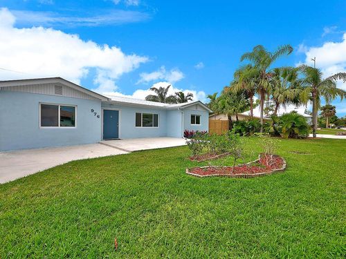 976 Sw 37th St, Palm City, FL, 34990-3527 | Card Image