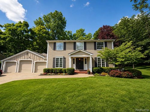 749 Kensington Ln, Bloomfield Hills, MI, 48304-3743 | Card Image