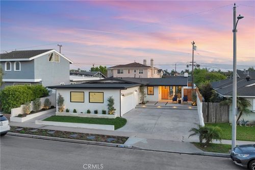 900 Catalina Ave, Seal Beach, CA, 90740-5852 | Card Image