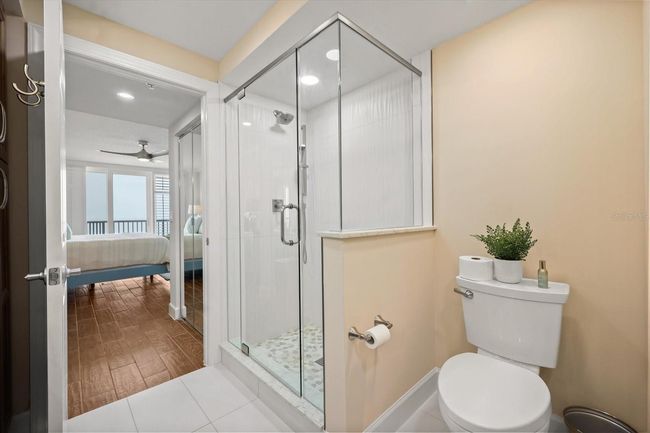 Primary Bathroom | Image 20