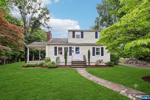 3 Madison Heights, Wyckoff, NJ, 07481 | Card Image