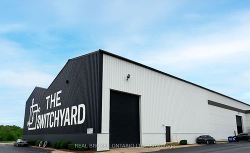 11and4-4256 Carroll Avenue, Niagara Falls, ON, L2E7J2 | Card Image