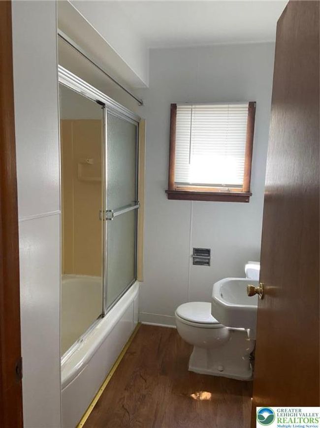 APT-2ND - 232 W Catawissa St, Condo with 2 bedrooms, 1 bathrooms and null parking in Nesquehoning PA | Image 8
