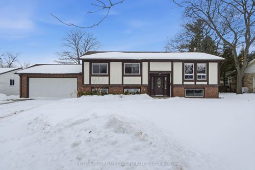 29 Governor'S Rd, Grimsby, ON, L3M2Y3 | Card Image