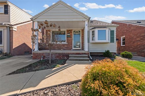 1823 15th St, Wyandotte, MI, 48192-3615 | Card Image