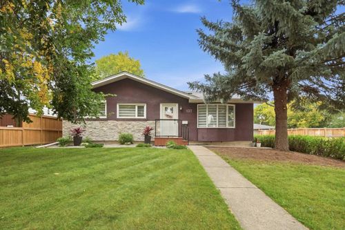 137 Lissington Dr Sw, Calgary, AB, T3E5E4 | Card Image
