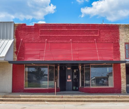 210 S Blackburn St, Brady, TX, 76825-4964 | Card Image