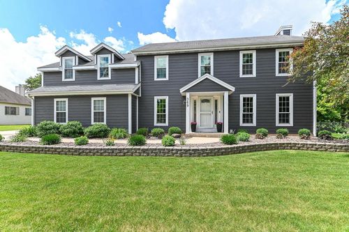 369 Indian Bend Road, Burlington, WI, 53105 | Card Image
