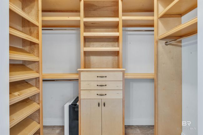 Walk-in Closet | Image 44