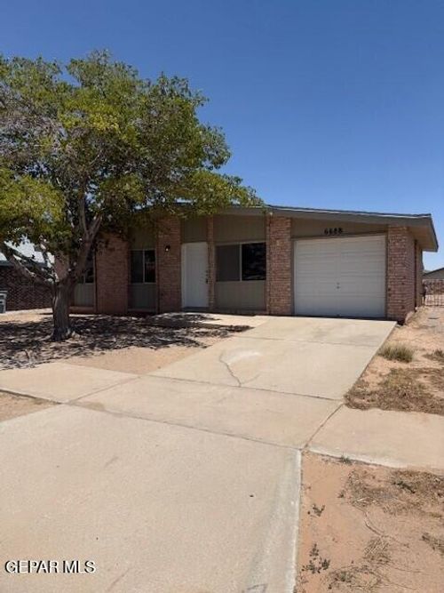 6688 Tiger Eye Dr, El Paso, TX, 79924-1655 | Card Image