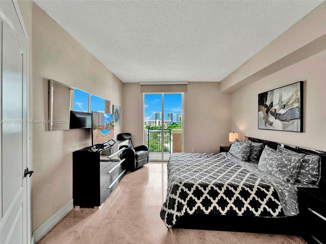 APT-806 - 17555 Atlantic Blvd, Condo with 2 bedrooms, 2 bathrooms and null parking in Sunny Isles Beach FL | Image 19
